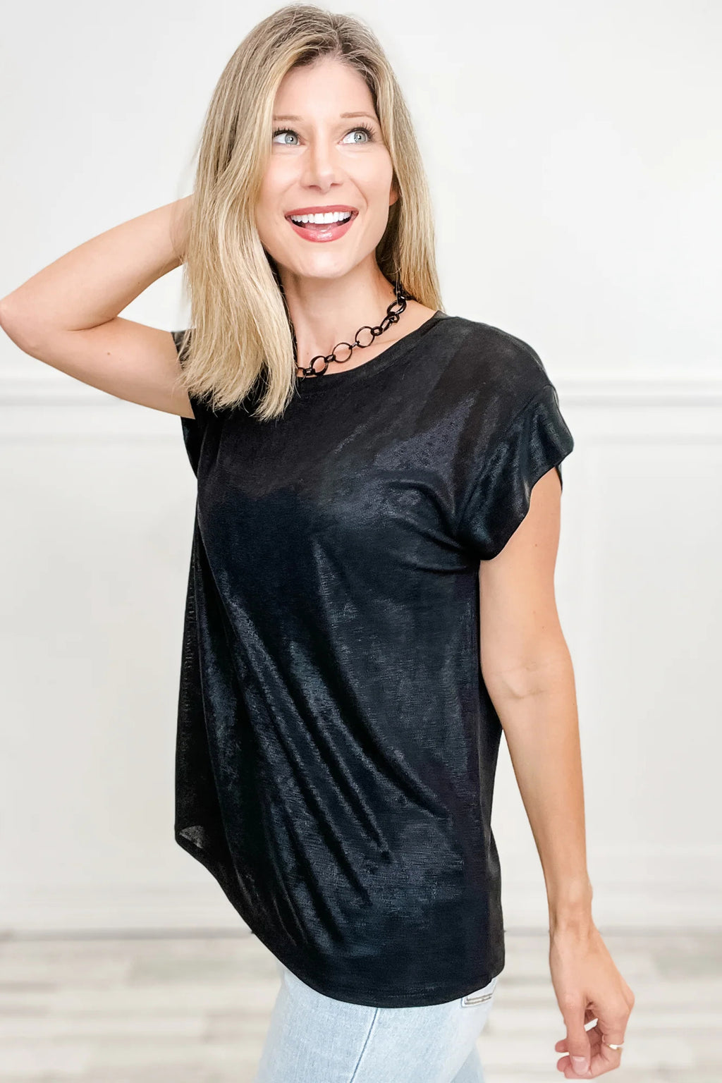 T-Shirt Donna Nera Metallizzata Collo Tondo Maniche a Cappuccio
