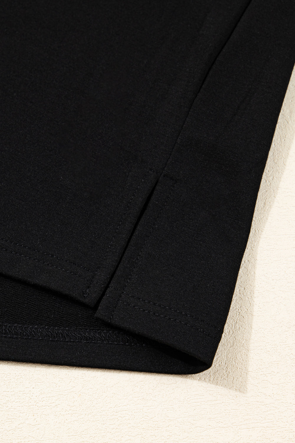 Blusa Donna Plus Size Nera con Stampa Fiocchi e Maniche Patchwork