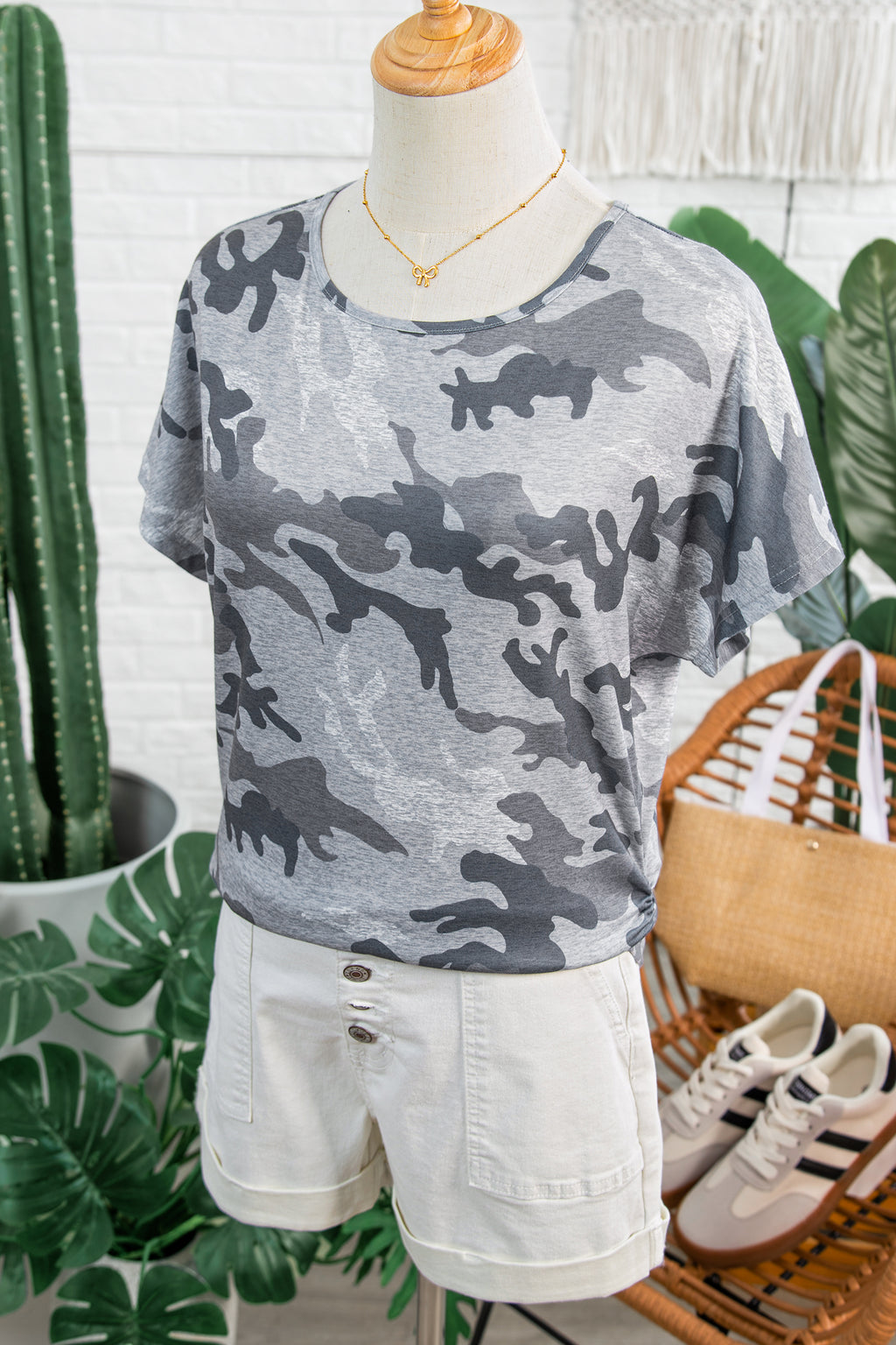 T-shirt Donna Grigia con Stampa Camouflage e Girocollo