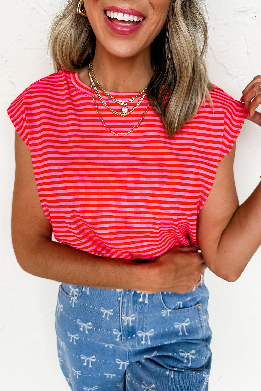 T-Shirt Donna Rossa a Righe Costine Collo Tondo Maniche a Cappuccio