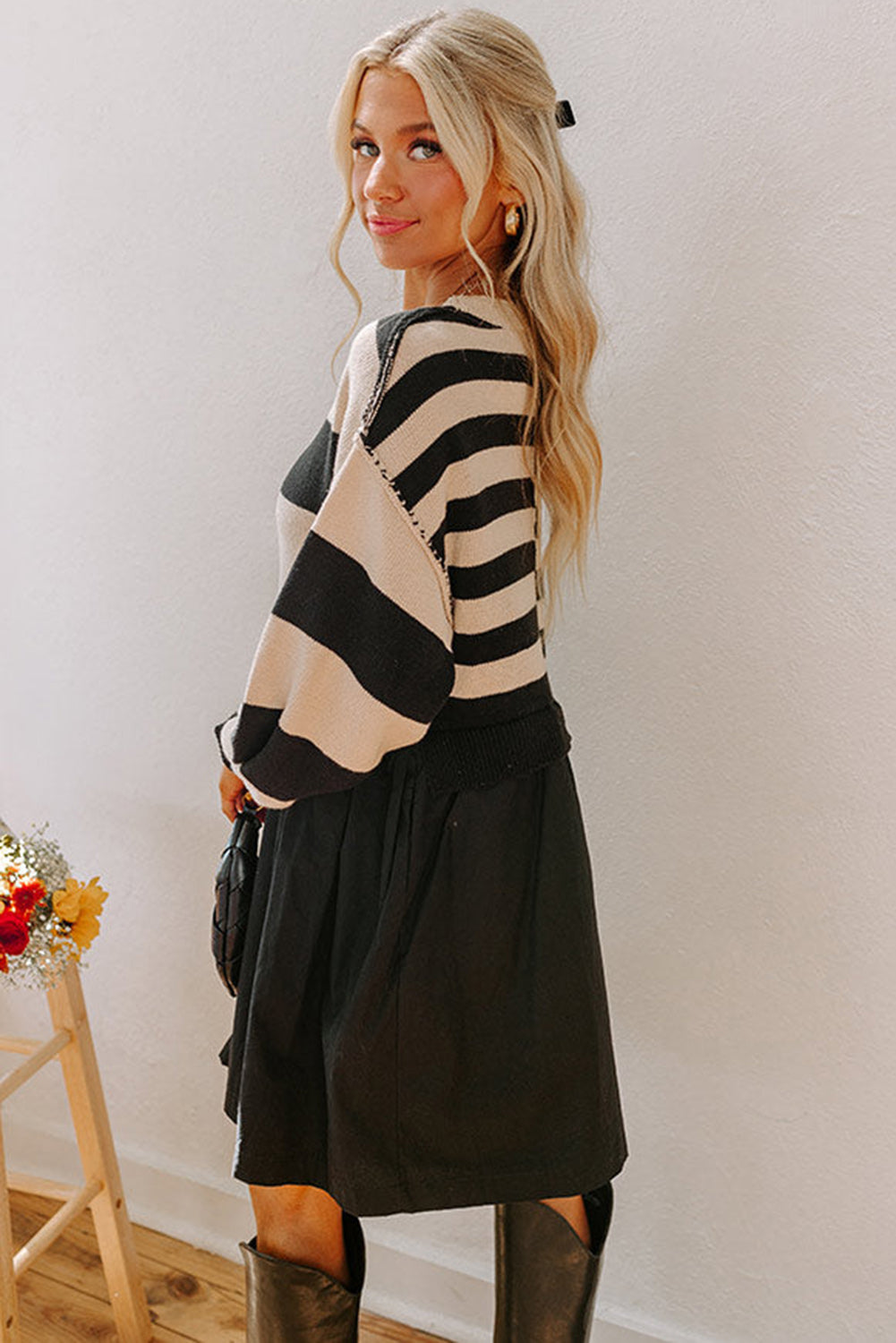 Vestito Maglione Donna Nero a Righe 2 in 1 con Vita Alta e Orlo Asimmetrico