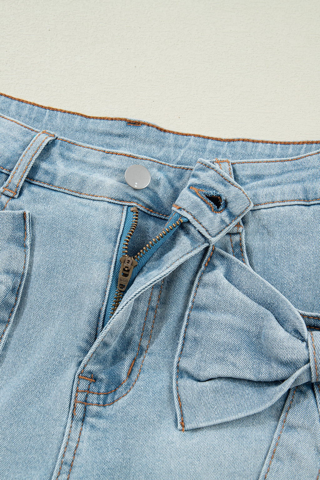 Shorts di Jeans Donna Azzurri con Fiocco Decorativo e Tasche