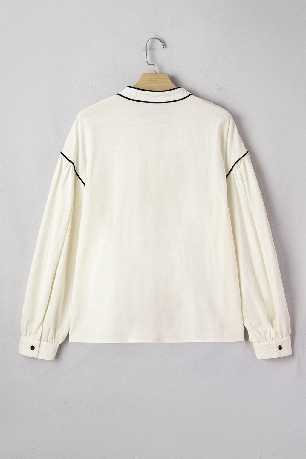 Camicia Donna Beige con Bottoni a Contrasto e Maniche a Sbuffo