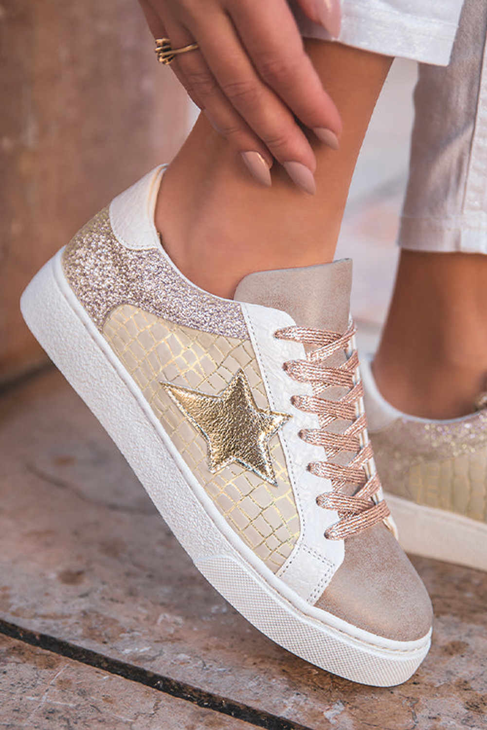 Sneakers Donna Glitter Dorato con Stelle in Ecopelle con Lacci