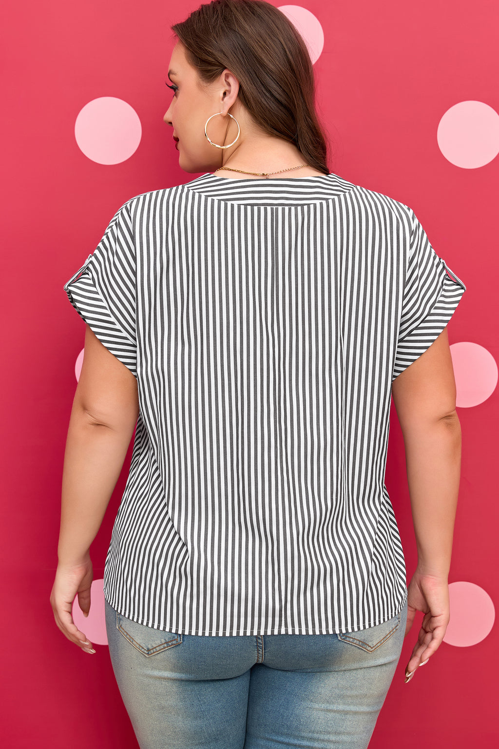 Blusa Donna Plus Size Nera a Righe con Scollo a V e Maniche Dolman Corte