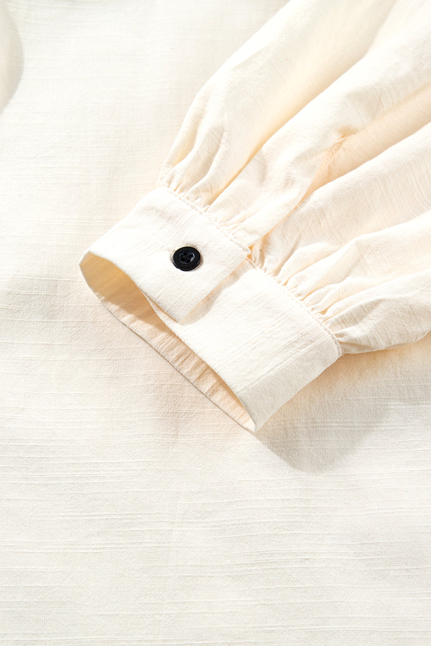Camicia Donna Beige con Bottoni a Contrasto e Maniche a Sbuffo