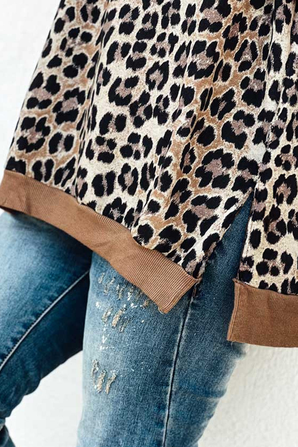 Top Donna Plus Size Kaki con Bordi Leopardati a Contrasto e Maniche Corte