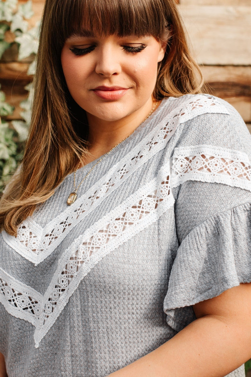 Top Donna Plus Size Grigio Chiaro in Waffle con Pizzo Patchwork e Maniche a Ruche