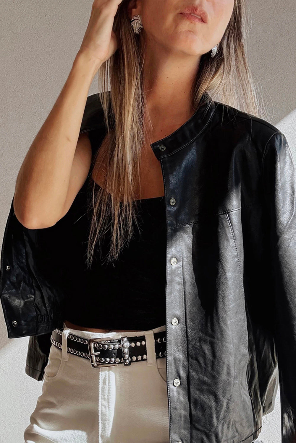 Giacca Donna Nera Boxy in Ecopelle con Bottoni