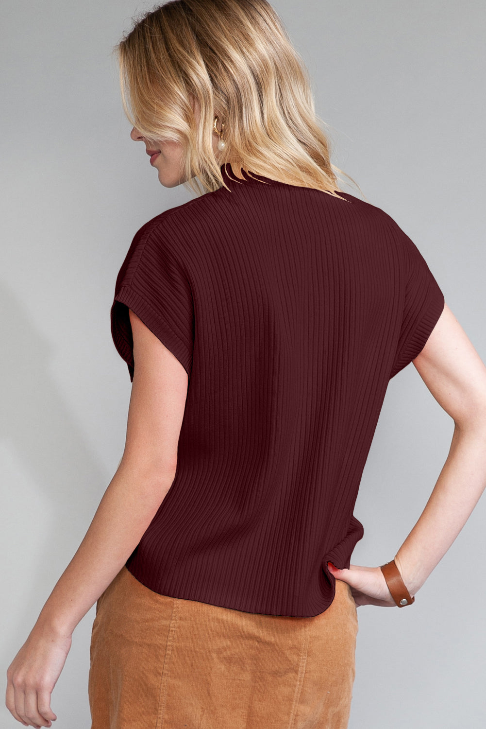 Maglione Donna Rosso Minerale a Costine con Tasche a Toppa e Maniche Corte