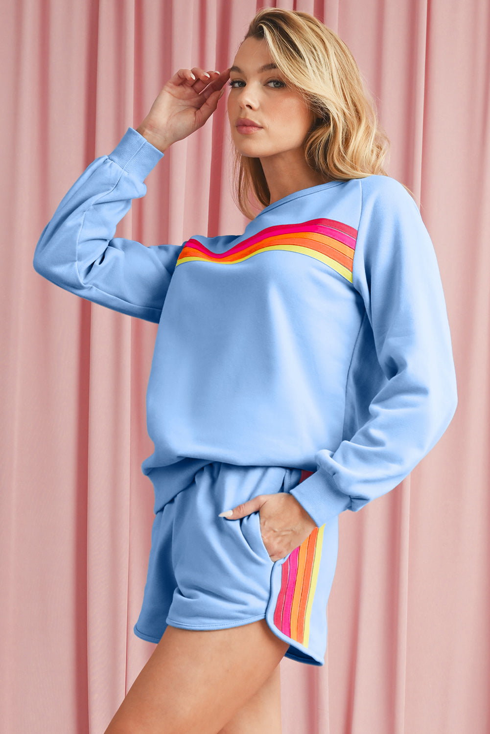 Set 2 Pezzi Donna Azzurro: Pullover a Righe Colorate con Maniche Lunghe e Shorts