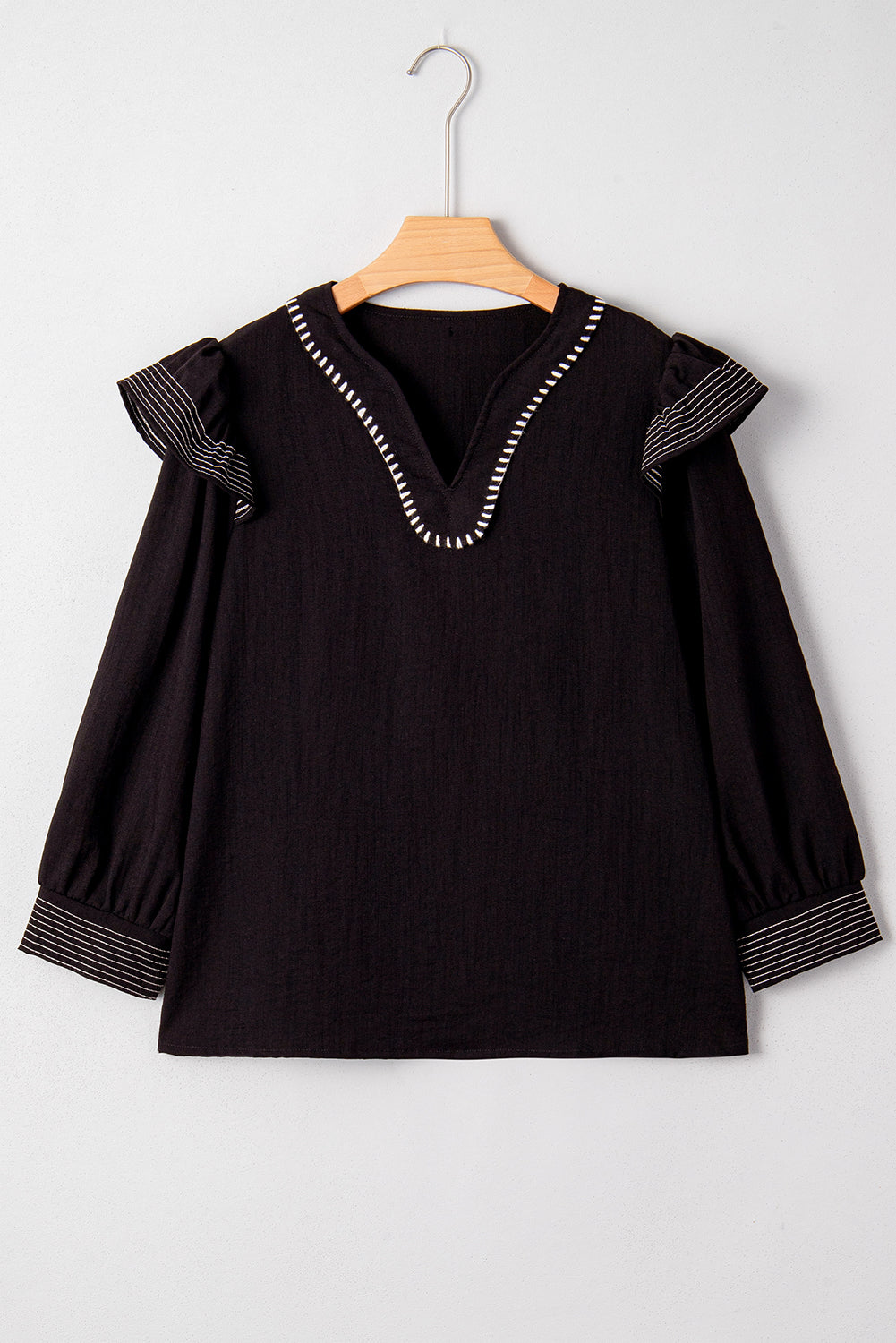 Blusa Donna Nera con Cuciture a Contrasto, Scollo a V, Ruche e Maniche Lunghe