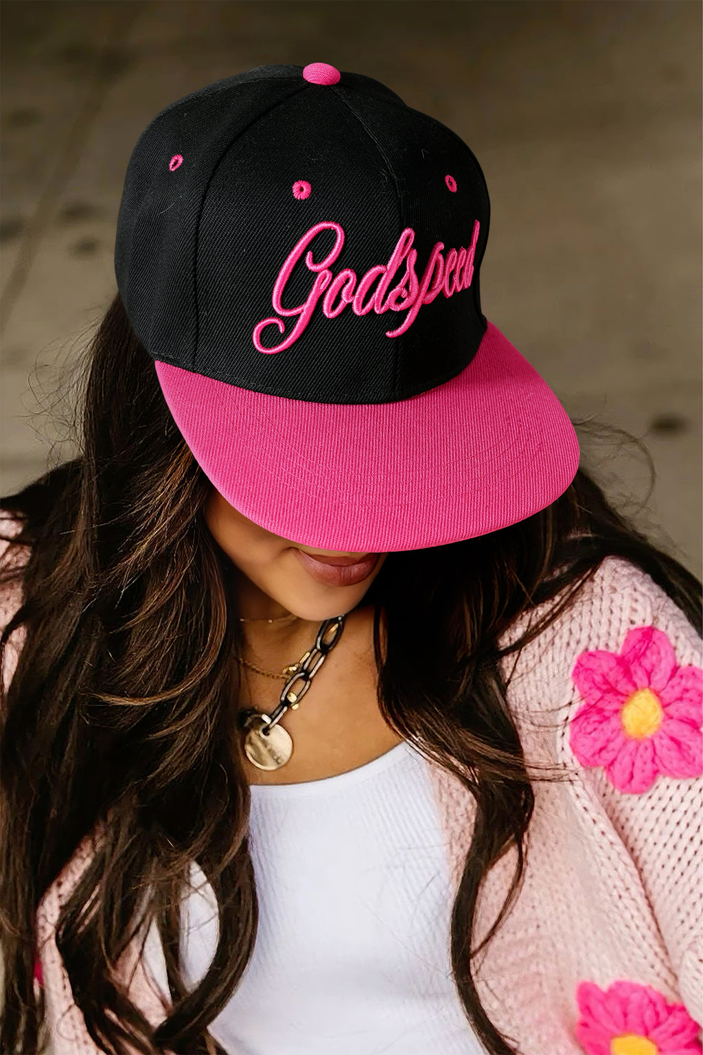 Cappellino Donna Rosso Rosa con Ricamo Lettera Godspeed e Color Block