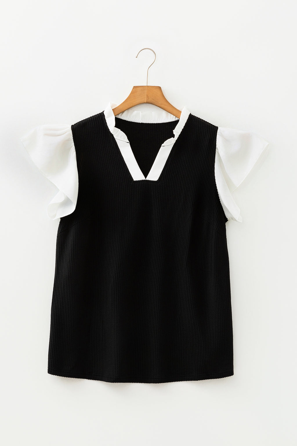 Blusa Donna Plus Size Nera con Scollo a Volant, Ruche e Maniche Corte a Costine