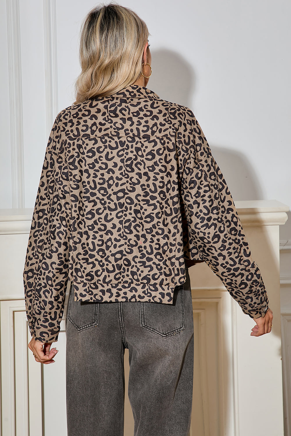 Giacca Donna Kaki Scuro Corta con Stampa Leopardata e Orlo Grezzo
