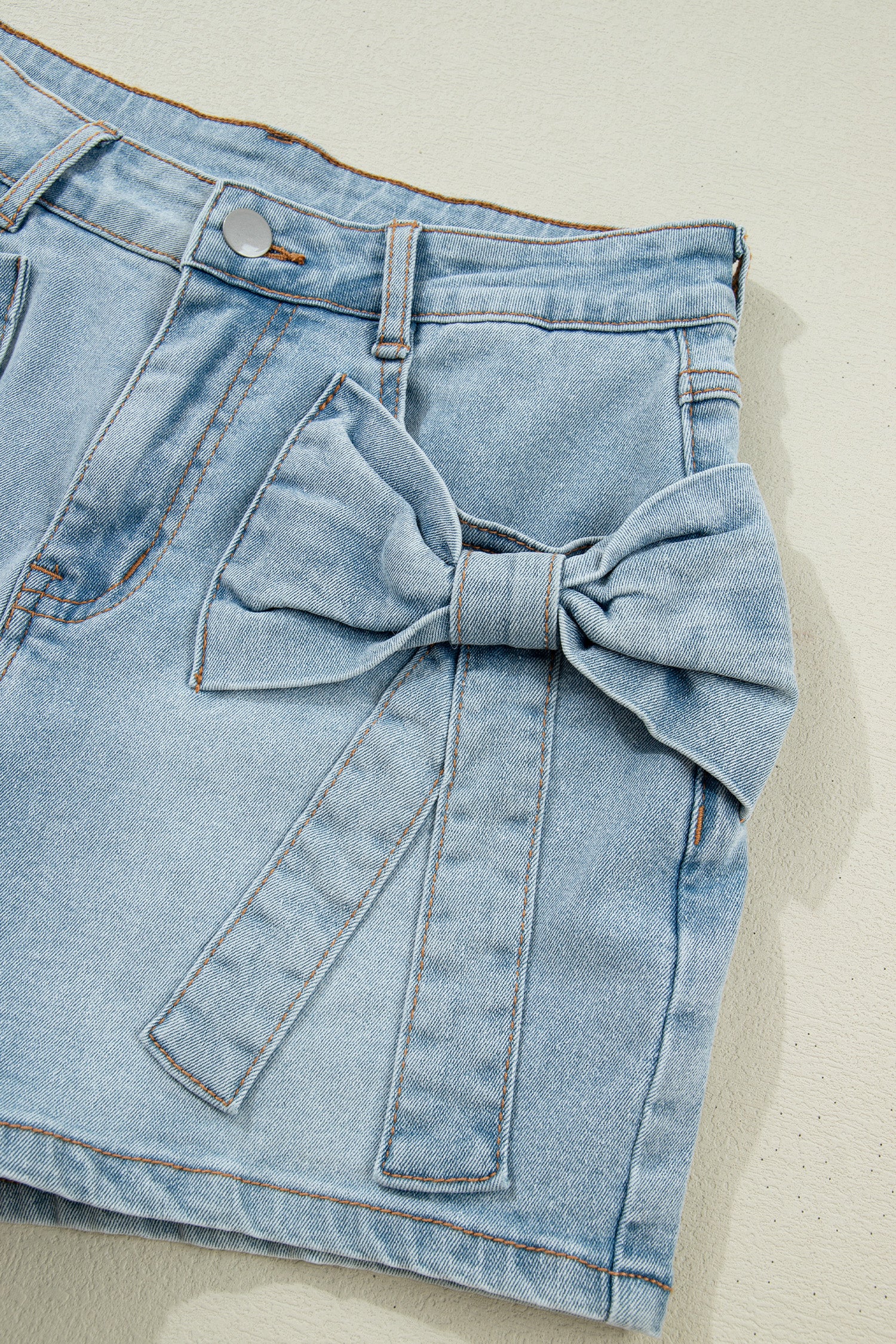 Shorts di Jeans Donna Azzurri con Fiocco Decorativo e Tasche
