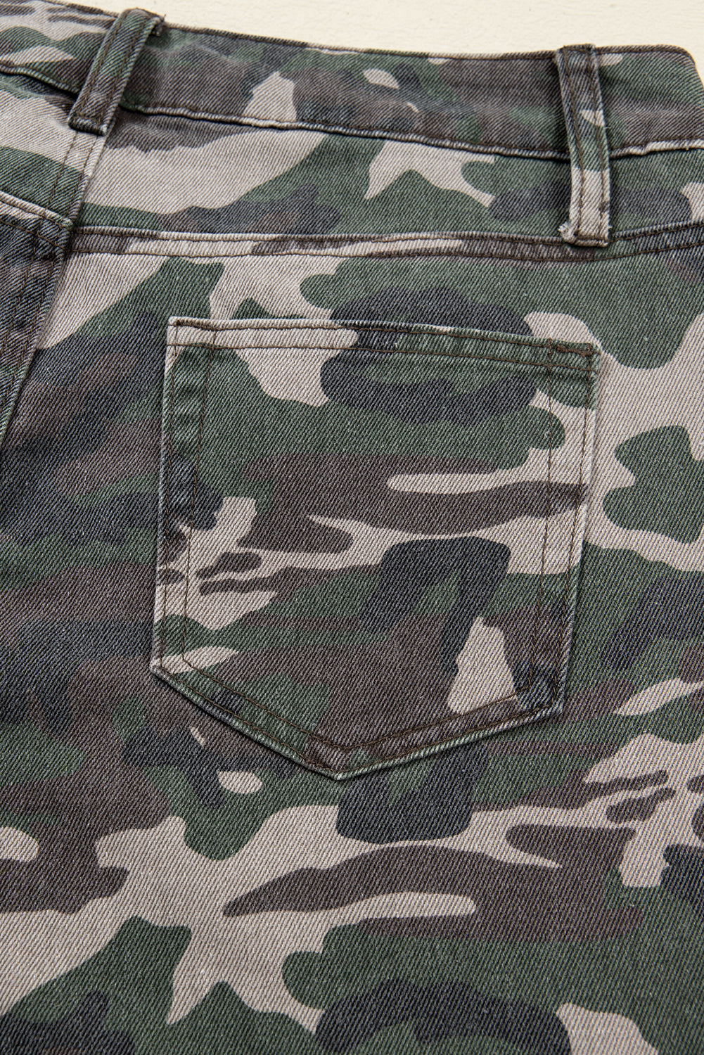 Jeans Donna Verde Camouflage a Gamba Larga con Tasche Cargo