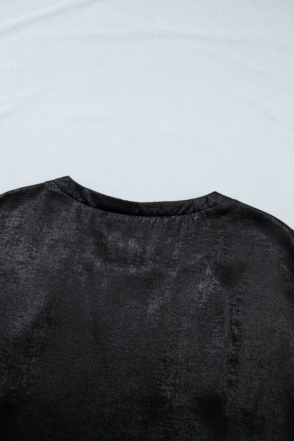 T-Shirt Donna Nera Metallizzata Collo Tondo Maniche a Cappuccio
