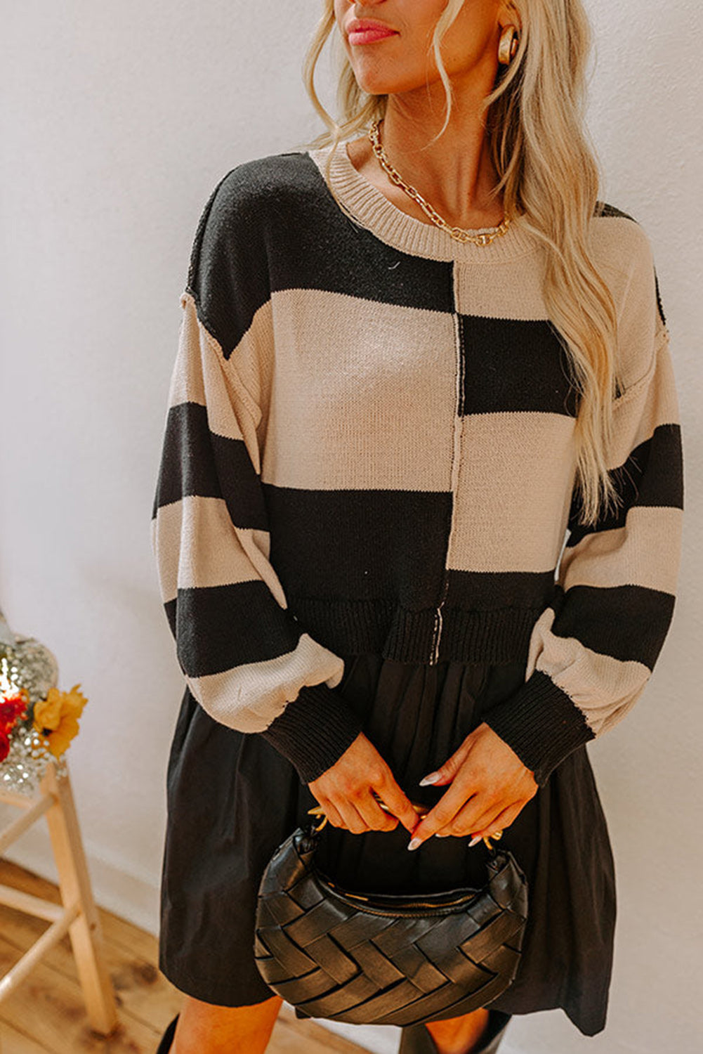 Vestito Maglione Donna Nero a Righe 2 in 1 con Vita Alta e Orlo Asimmetrico