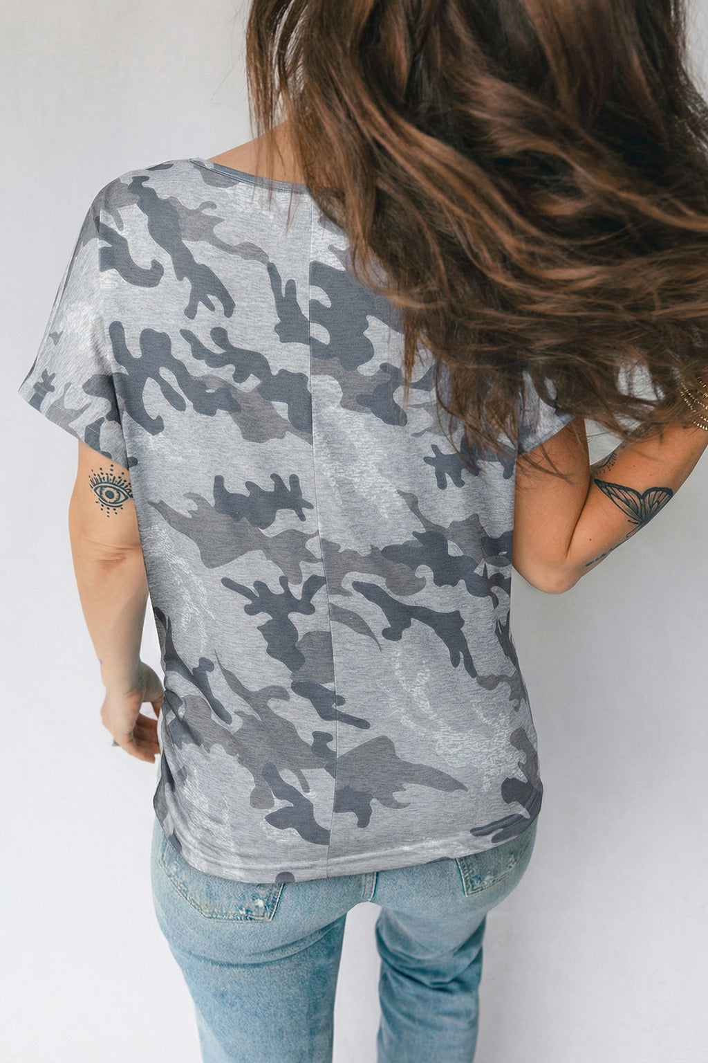 T-shirt Donna Grigia con Stampa Camouflage e Girocollo