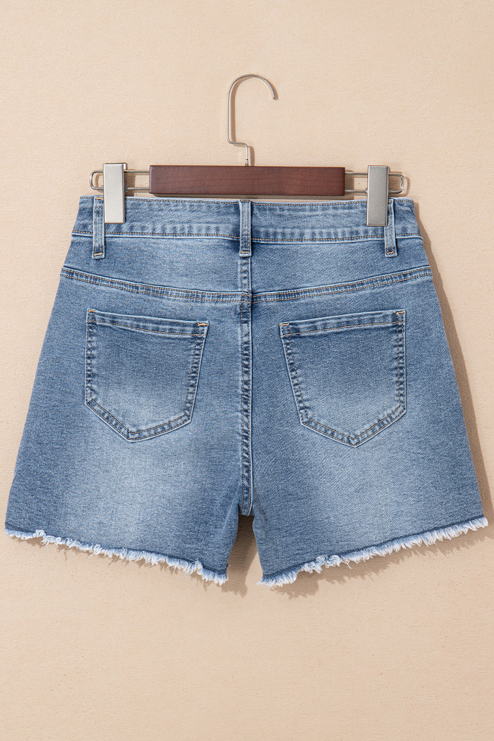 Shorts di Jeans Donna Blu con Perle, Orlo Grezzo e Lavaggio Medio