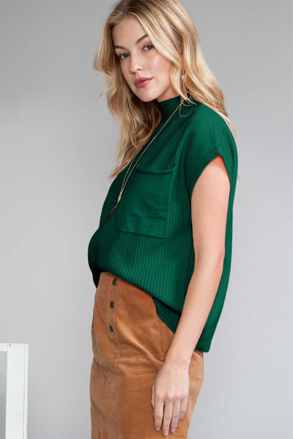 Maglione Donna Verde a Costine con Tasche a Toppa e Maniche Corte
