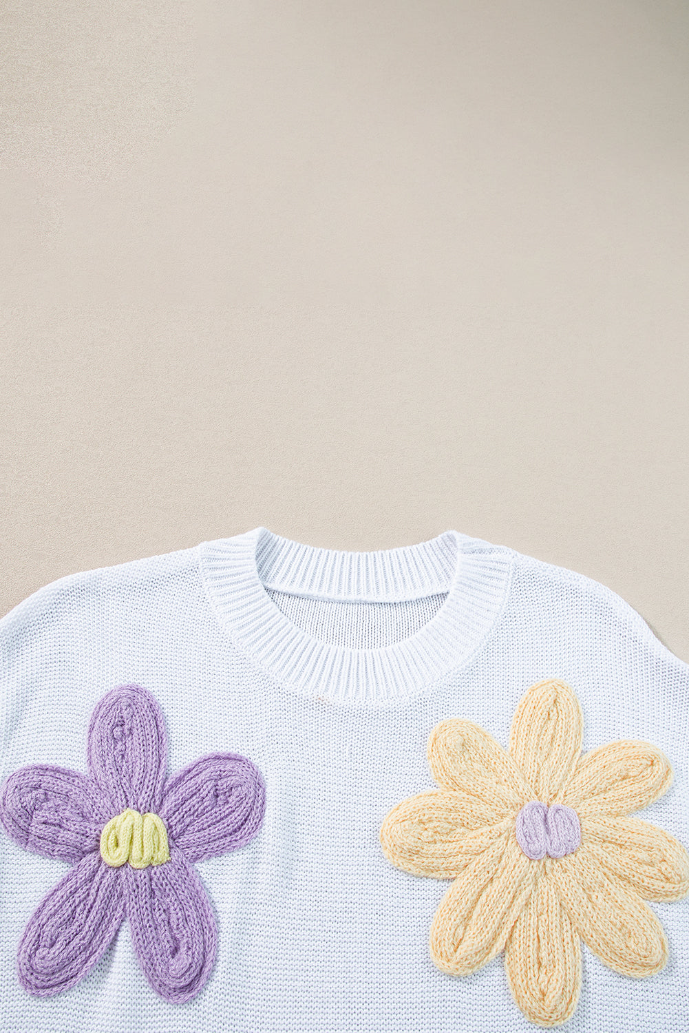 T-Shirt Donna con Patch Floreale a Maglia Girocollo Bianca