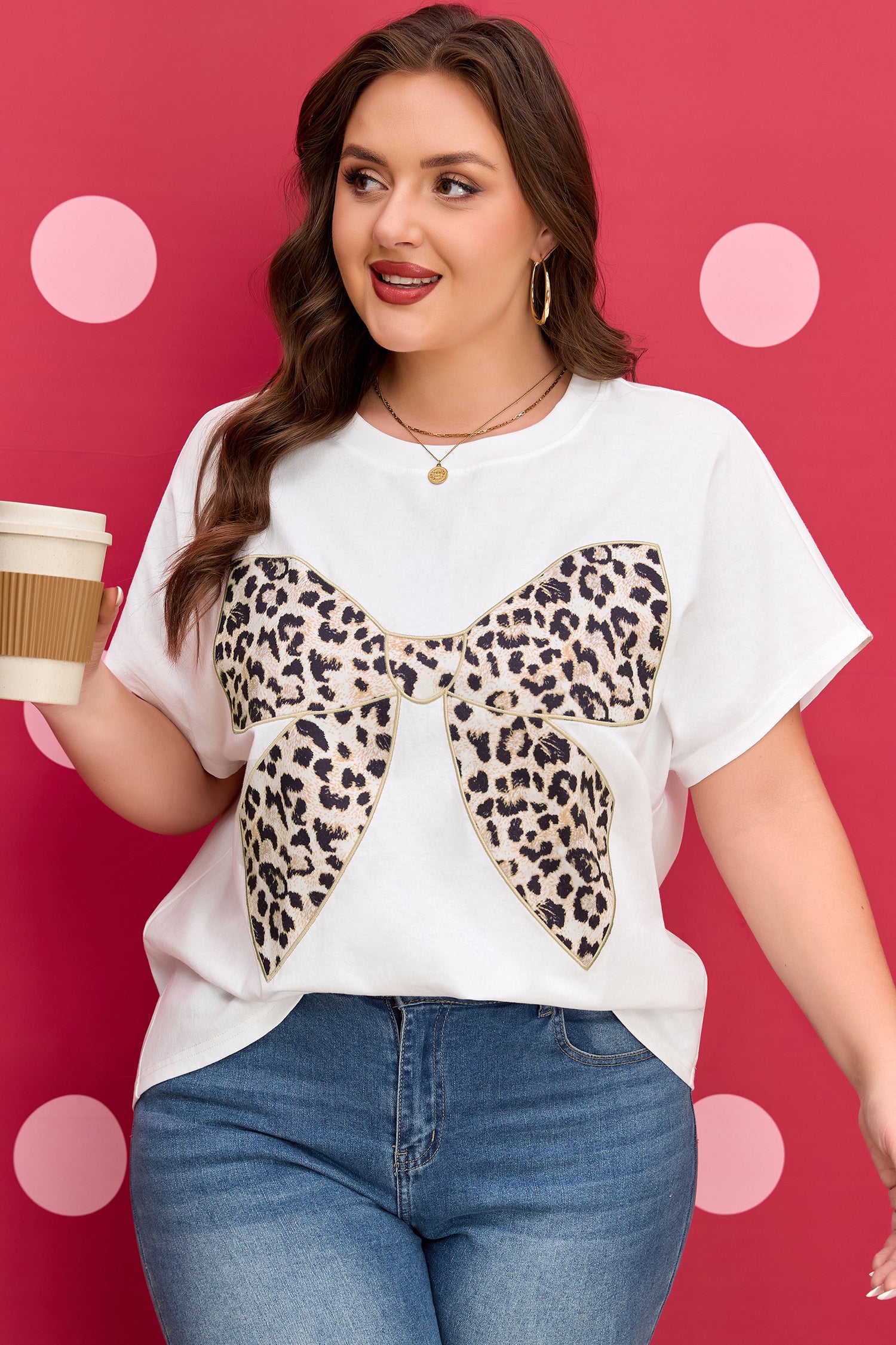 T-shirt Donna Plus Size Bianca con Patch Ricamata Leopardata e Fiocco